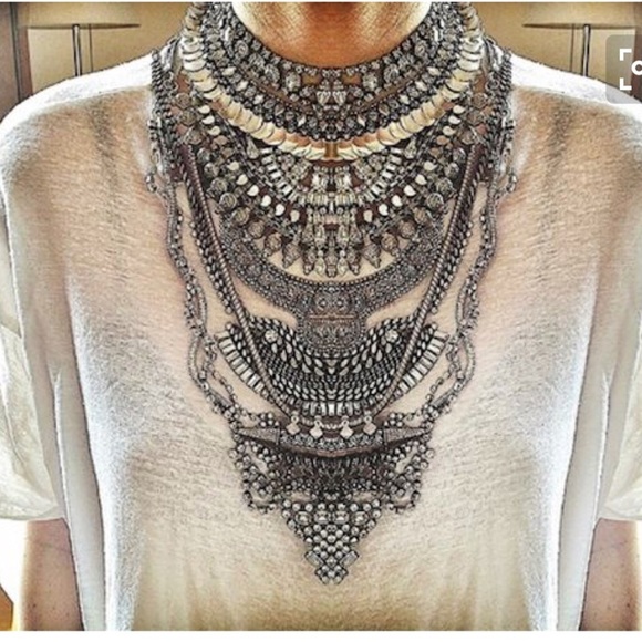 Statement Piece 💎 - Picture 3 of 4